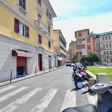 Le Sorelle - Elegante Appartamento Fronte Mare - 6 Posti Letto - Con Posto Auto Privato アパート