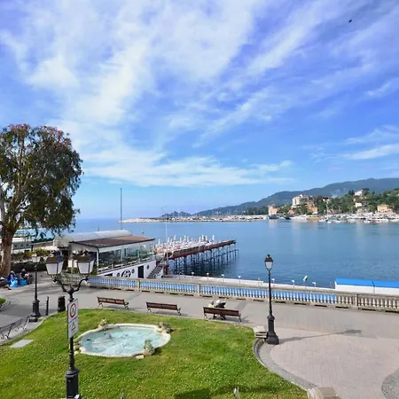 Le Sorelle - Elegante Appartamento Fronte Mare - 6 Posti Letto - Con Posto Auto Privato アパート *