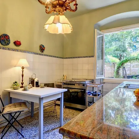 Le Sorelle - Elegant Beachfront Rapallo